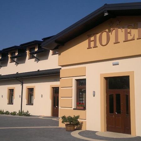 Hotel Diament - Zajazd U Przemka Zgierz Ngoại thất bức ảnh