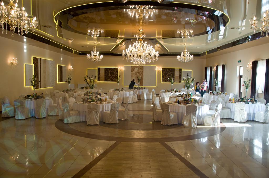 Hotel Diament - Zajazd U Przemka Zgierz Ngoại thất bức ảnh
