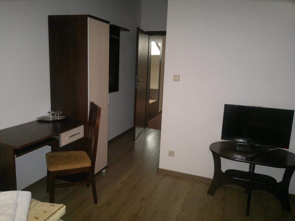Hotel Diament - Zajazd U Przemka Zgierz Phòng bức ảnh